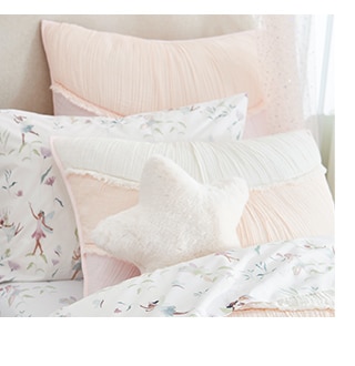 RYLEIGH RUCHED WAVE QUILT AND SHAMS