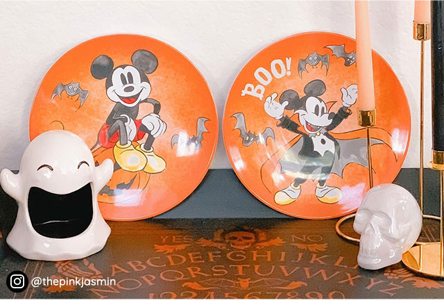 MICKEY MOUSE HALLOWEEN PLATES