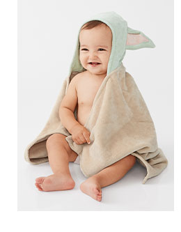 STAR WARS THE CHILD HOODED TOWEL