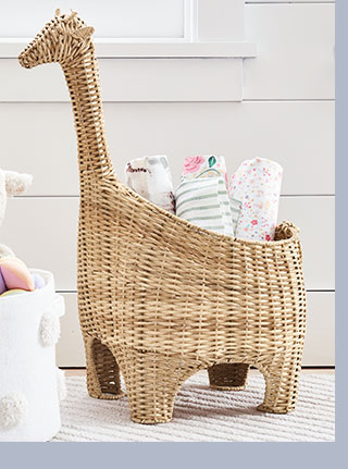 GIRAFFE SHAPED WICKER BASKET