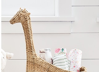 GIRAFFE SHAPED WICKER BASKET