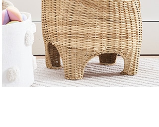 GIRAFFE SHAPED WICKER BASKET