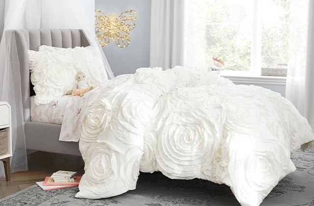 ROSETTE QUILT & SHAMS
