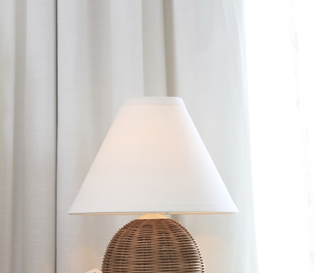 RATTAN TABLE LAMP